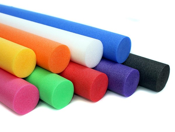 Schwimmnudel Poolnudel 160 cm 9 versch. Farben
